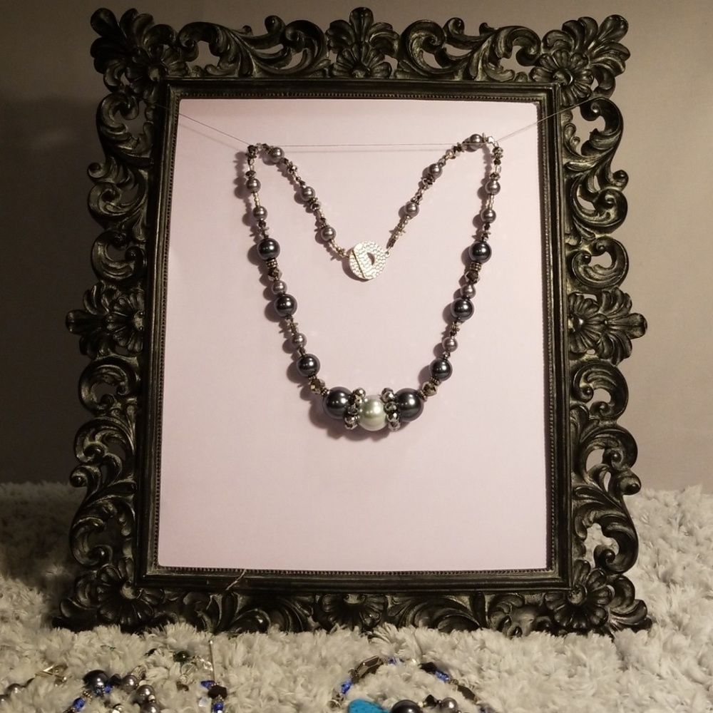 Handstrung faux pearl chunky bauble necklace